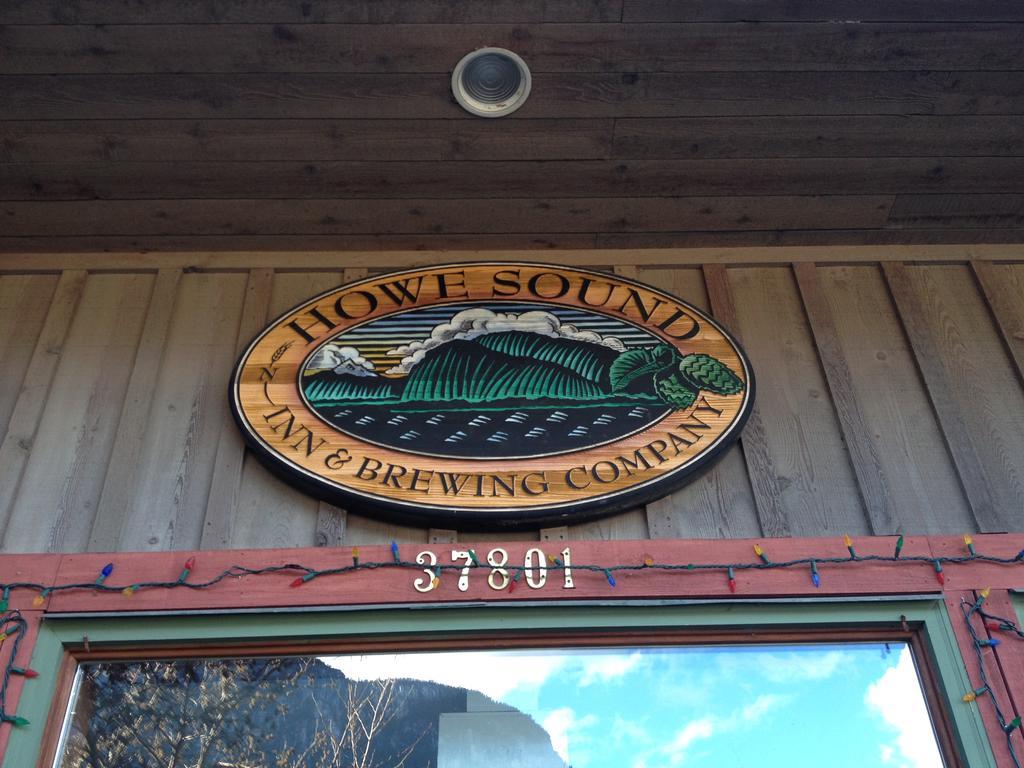 Howe Sound Inn & Brewing Company Squamish Exterior foto