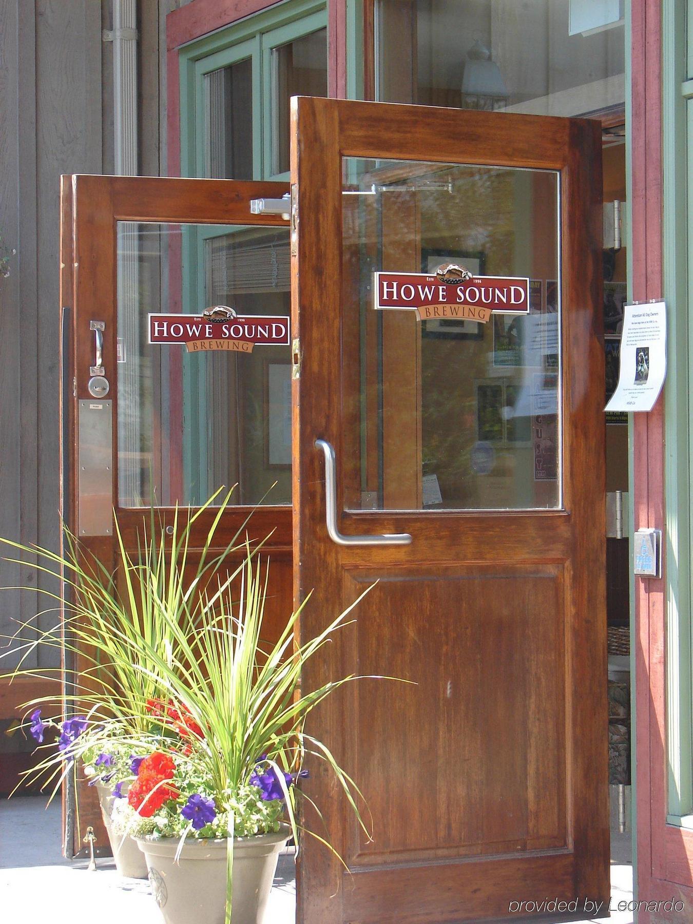Howe Sound Inn & Brewing Company Squamish Exterior foto