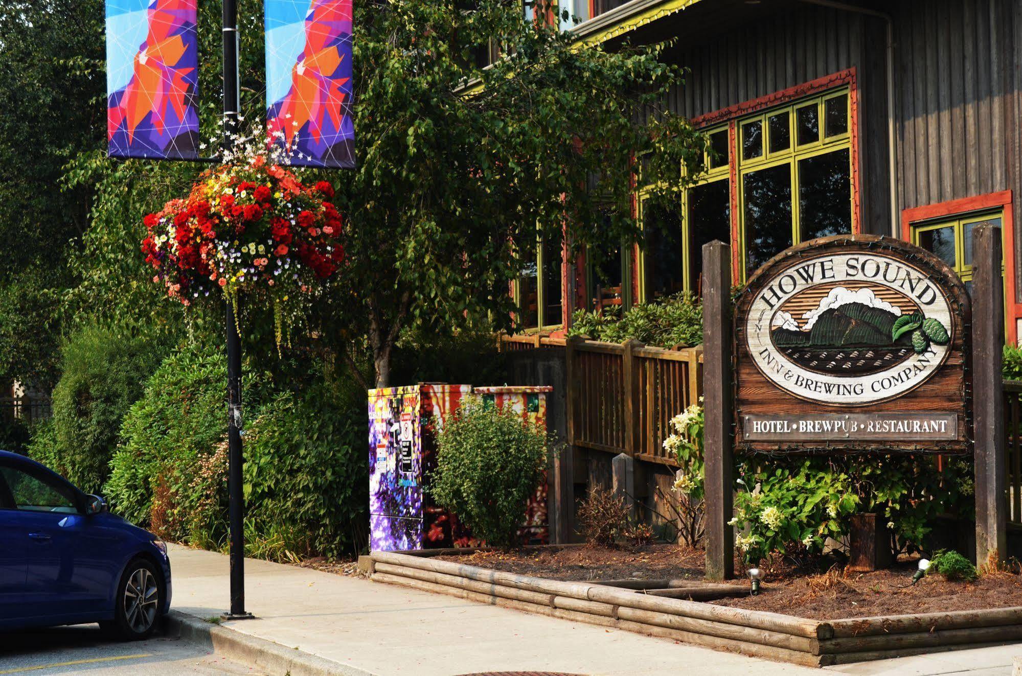 Howe Sound Inn & Brewing Company Squamish Exterior foto